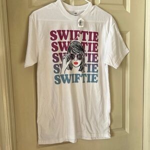 NWT AMERICAN APPAREL TAYLOR SWIFT SWIFTIE 1989 T SHIRT